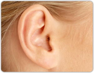 oreille féminine